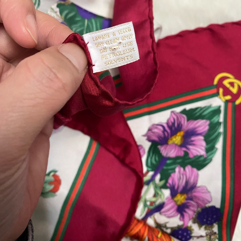 Authentic Gucci Scarf - Picture 5 of 10